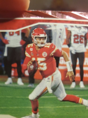 Patrick Mahomes 2021 Elite Field Vision Pink Kansas City Chiefs - Imagen 3 de 5