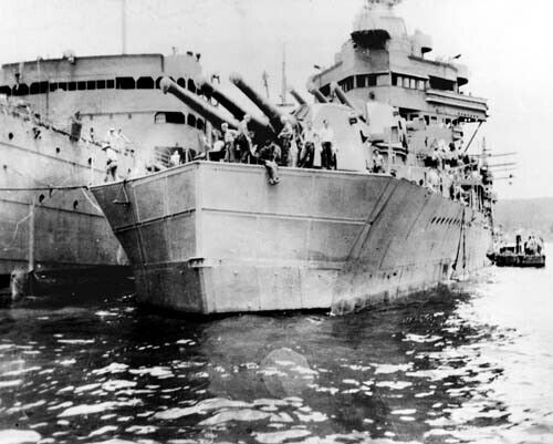 USS Minneapolis CA-36 Being Fit Con Arco Temporal Foto 1943 - Imagen 1 de 1