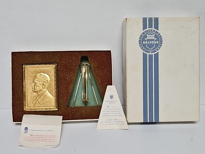 BALFOUR RICHARD NIXON INAUGURATION COMMEMORATIVE MINIATURE GOLD-TONE PORTRAIT
