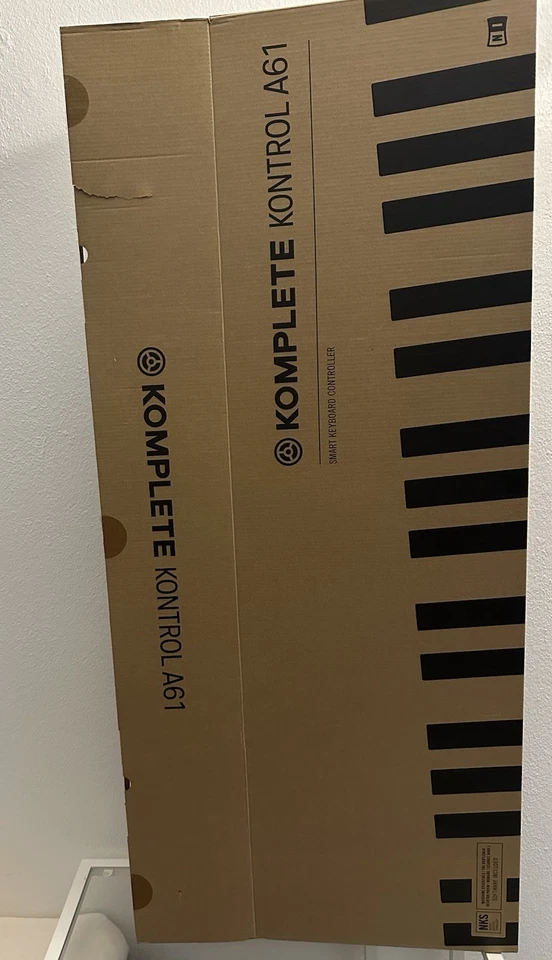 Never Used Native Instruments Komplete Kontrol A61 Keyboard MIDI