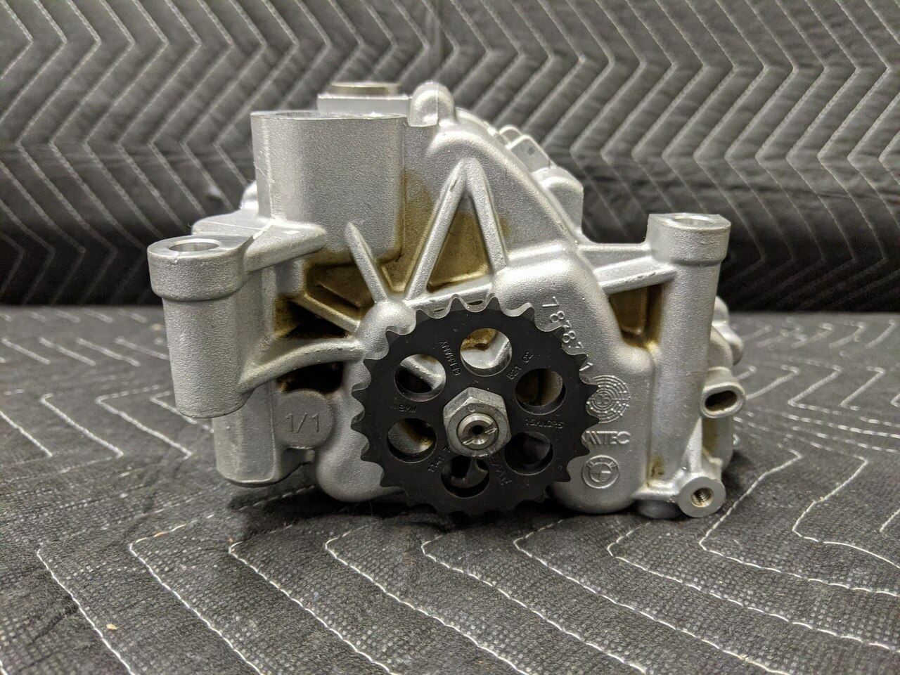BMW E90/E92/E93 M3 S65 Engine Oil Pump 11417838311 | eBay