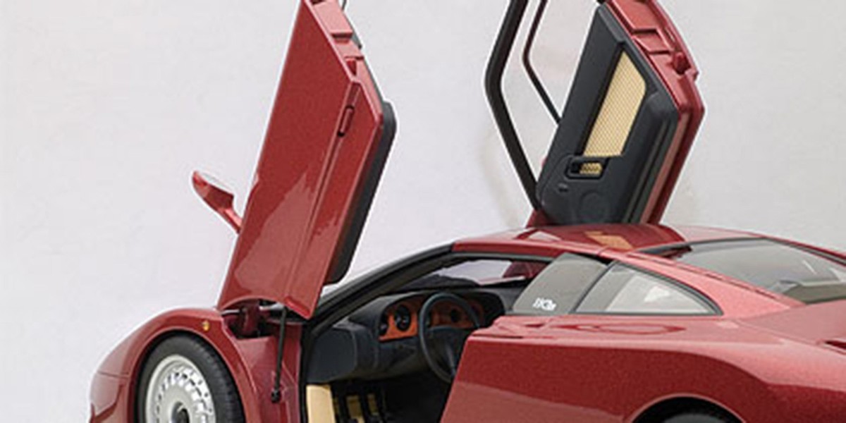 オートアート 1/18 ブガッティ EB110 GT ダークレッド AutoArt Bugatti EB110 GT, Dark Red 1/18 Diecast Car