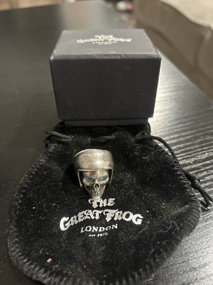 The Great Frog Smallest  BIKER SKULL RING W BLUE STONE IN EYES  Size 8 1/2