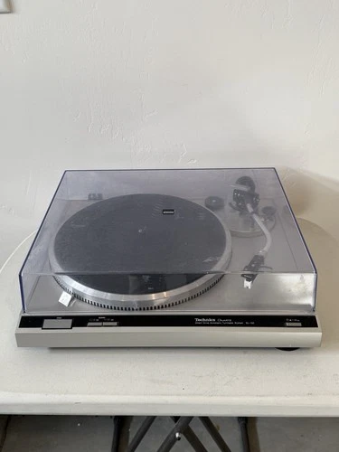 Technics Direct Drive SL-Q2 Vintage Cracked Dust Cover & Missing 3 Feet Working!