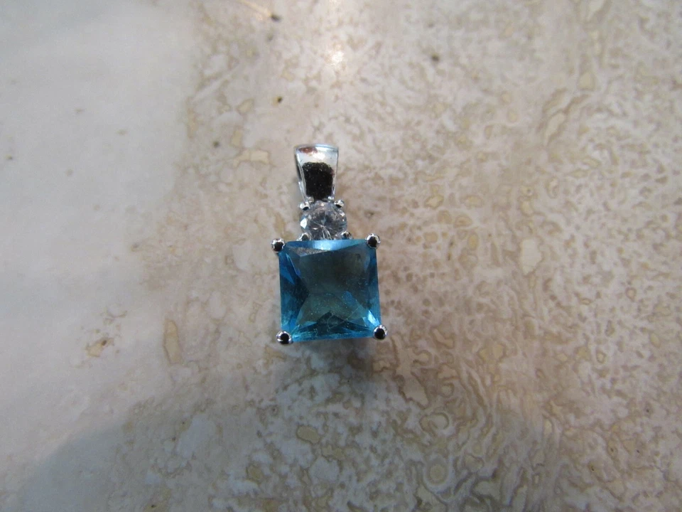 Lindo! Colgante cuadrado de plata de ley 925 (estampado) cuarzo azul aguamarina y circonita cúbica Foto 4 de 4