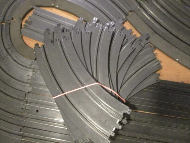 40 Matchbox Speed track 12 INCH RADIUS CORNERS SLOT CAR TRACK - Image 4 of 4