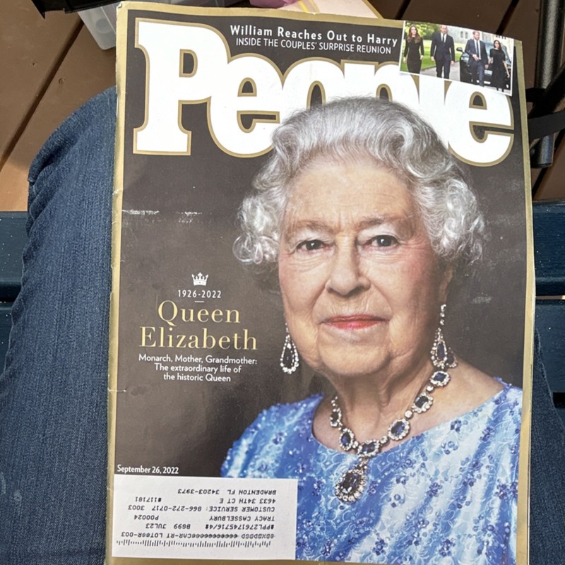 People Magazine September 2022 Queen Elizabeth II Tribute Biography Edition