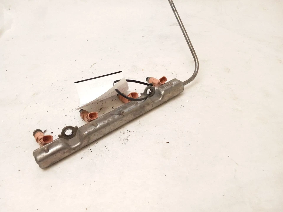 CARRIL DE COMBUSTIBLE para Toyota Prius C 2012-2019 OEM Foto 4 de 4