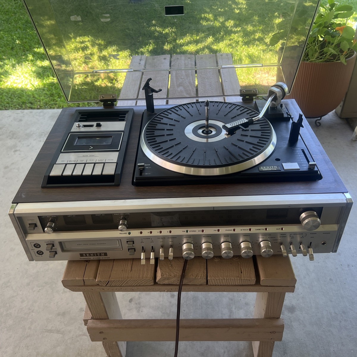 Vintage Zenith Integrated Stereo System Model IS 4081 IS4081