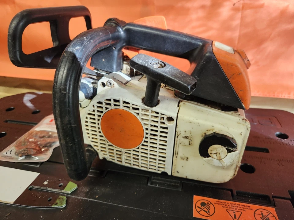 Stihl MS200T Top Handle Chainsaw With Light Bar And Chain READ DESCRIPTION  - Image 3 of 4