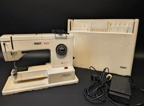Pfaff 1222E Sewing Machine White Metal Rotary Dial Controls Free Arm Design