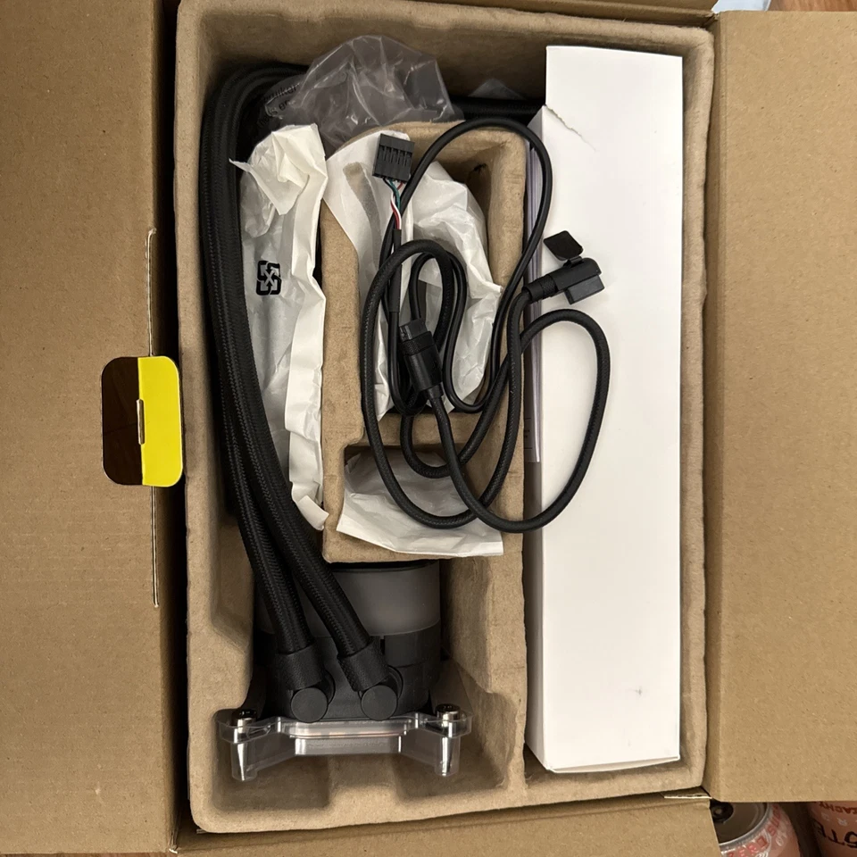 Icue Link Titan 240 AIO - Imagem 2 de 2