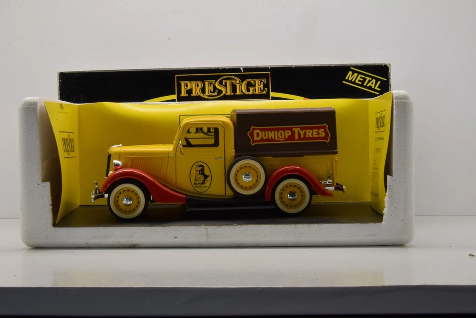 FORD V8 PICK-UP BACHÉ 1936 DUNLOP SOLIDO 1/18 EN BOITE - Photo 2/4