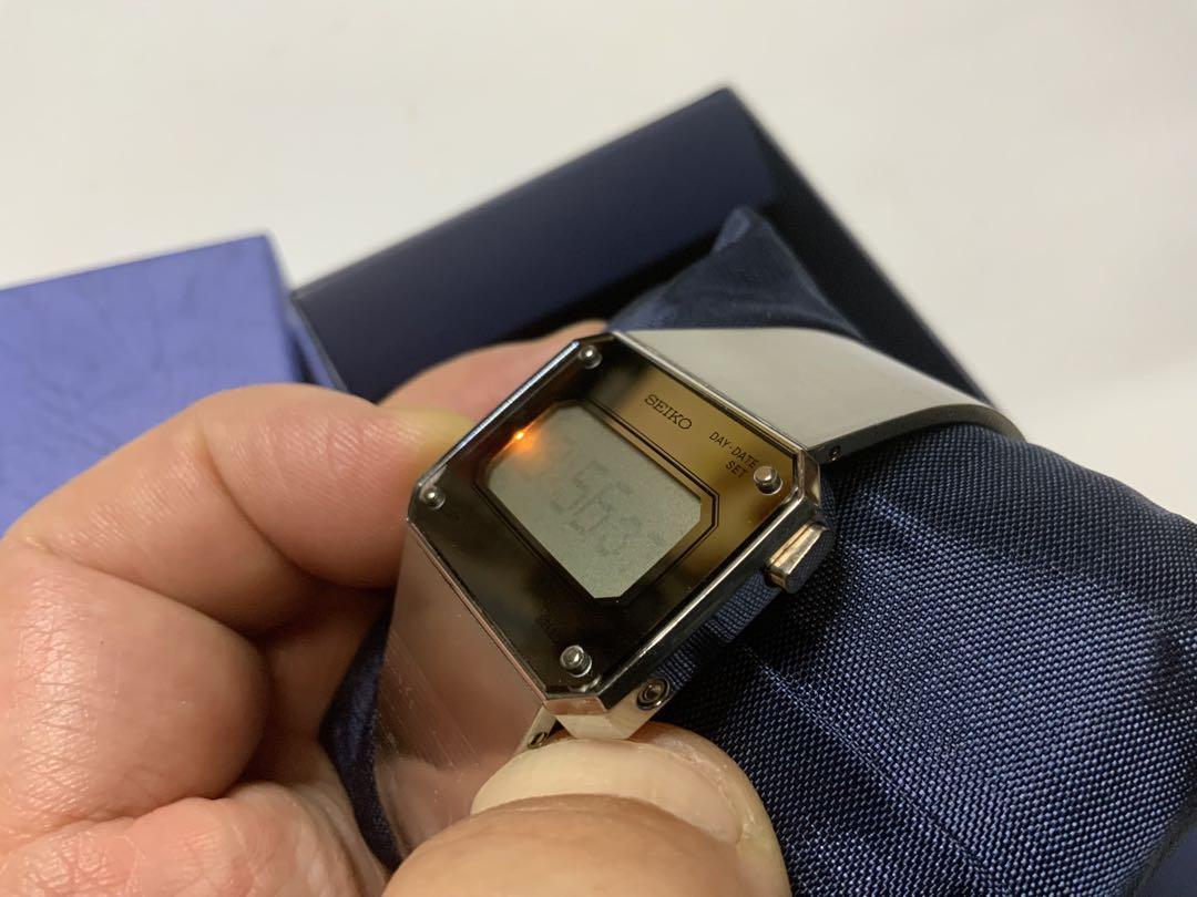 Seiko D031-4000 Stainless Steel Day Date Box Degital Quartz Seiko D031-4000 Stainless Steel Day Date Box Degital Quartz