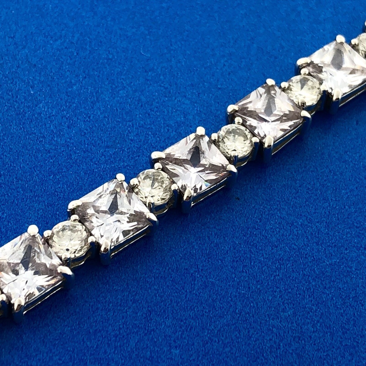 Sparkling FAS 925 Sterling Silver Amethyst Princess Rnd Sparkling FAS 925 Sterling Silver Amethyst Princess Rnd