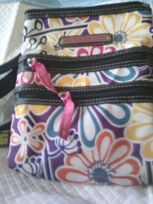 A Beautiful Lilly Bloom Crossbody Purse ( please read )