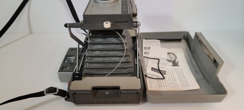Vintage Polaroid Land Camera Automatic 230 Instant Film 1960’s Untested - Picture 4 of 8