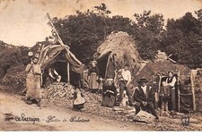 56 .n° 107457 . en bretagne .metier .huttes de sabotiers .