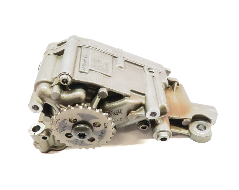 BMW X3 (F25) 2011 3,0 L (N55) bomba de líquido de aceite de motor Foto 2 de 4