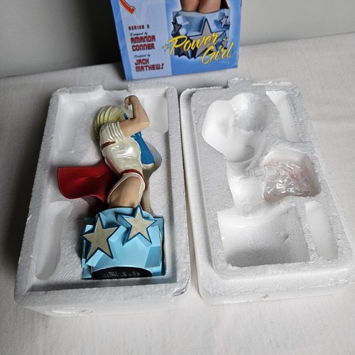 POWER GIRL BUST - WOMEN OF THE DC UNIVERSE - DC DIRECT - LIMITED #2147 / 5000 - Picture 6 of 9