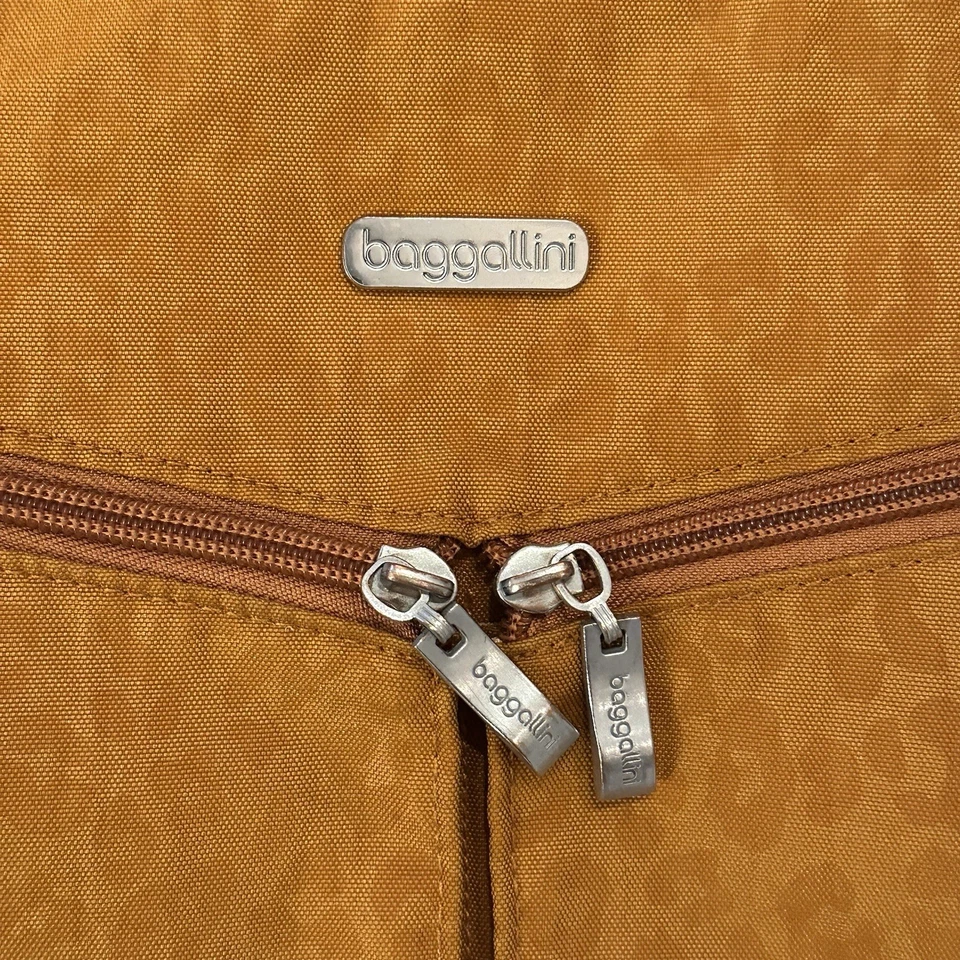 Bolsa tiracolo Baggallini Horizon fina alça ajustável laranja organizador leopardo - Imagem 2 de 4