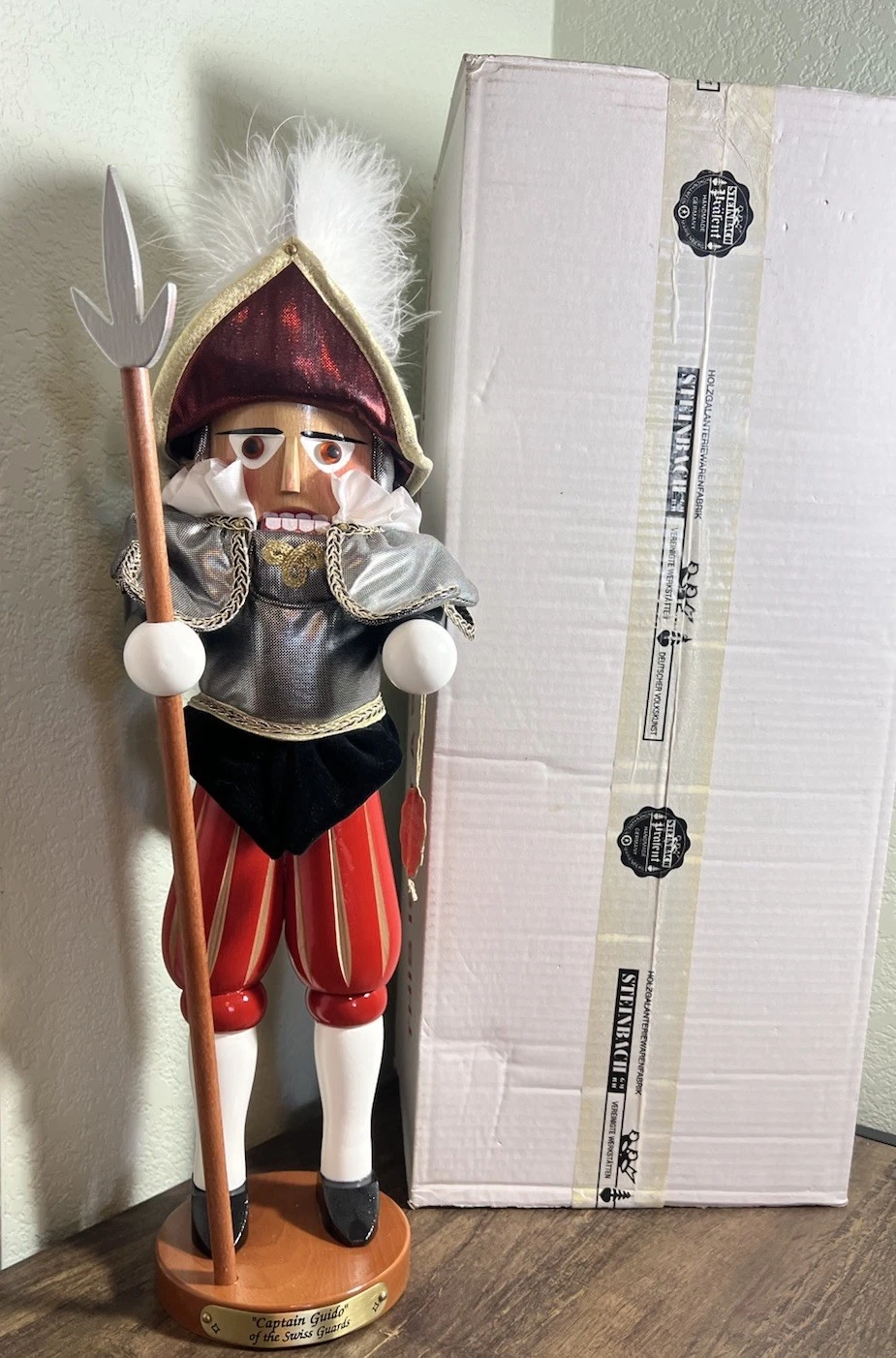 Steinbach Nutcracker Swiss Guard S-1831 “Collectors Club” Piece ‘Captain Guido’