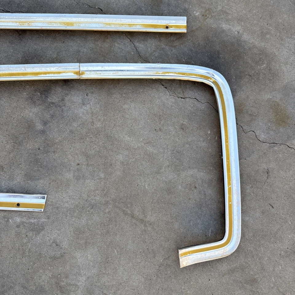 Juego de molduras de guardabarros delantero Chevy Squarebody 1977 C/K 10-30 K5 Blazer Suburban amarillo Foto 2 de 4