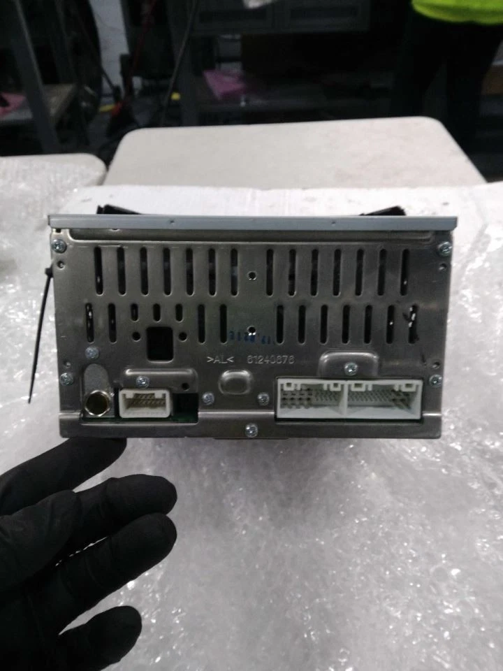 Equipo de audio Radio Mercado de Estados Unidos Receptor SWB Sport Se adapta a 17-18 SANTA FE 549515 Foto 2 de 4