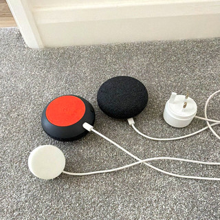 Google Home Mini Smart Speaker x2 Wi‑Fi/Bluetooth Type G Plug