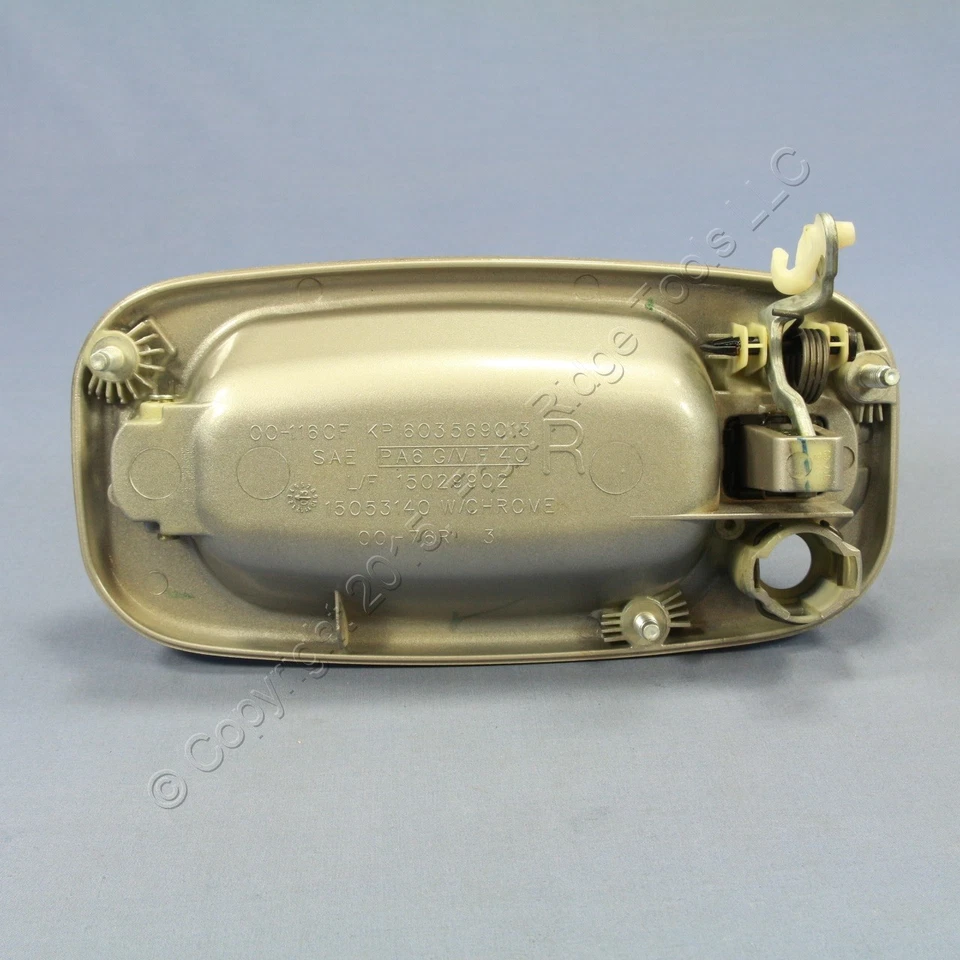 Оригинальная серебристая внешняя правая ручка пассажирской двери GM Avalanche 15205691 - Изображение 3 из 3