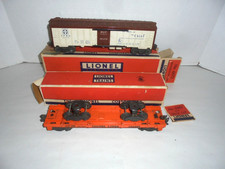 LIONEL POSTWAR SET OF TRAIN CARS WITH BOXES O GAUGE
