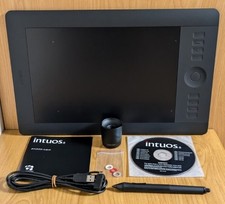 Wacom PTH-650 Intuos5 Medium Professional Pen Touch Tablet Excellent