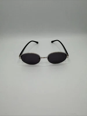 Lunettes De Soleil Femme Monture Argenté Branche Noir Neuf S35 - Photo 1/4