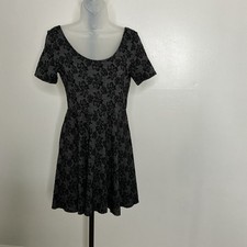 H&M Divided Ladies’ Small Gray Black Rose Floral Knit Skater Dress