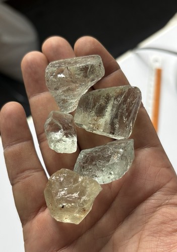 Good Lot 372 cts Natural White Colour Beryl Rough - 第 2/11 張圖片