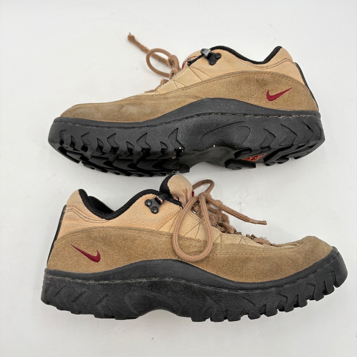 Nike ACG Vintage 2000 Hiking Shoes Mens 9 Tan Brown Suede Trail