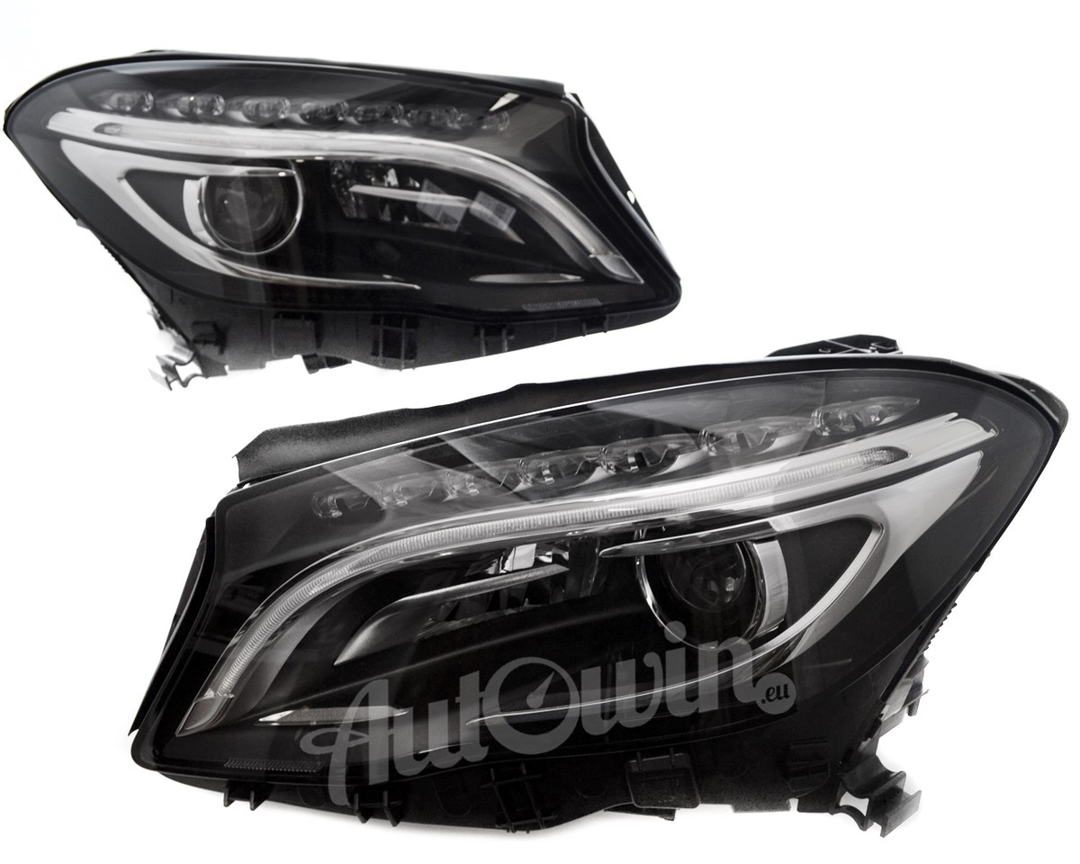 【中古】ベンツGLA　左ヘッドライト　BI-XENON MERCEDES BENZ GLA X156 LED BI XENON ADAPTIVE HEADLIGHT RIGHT