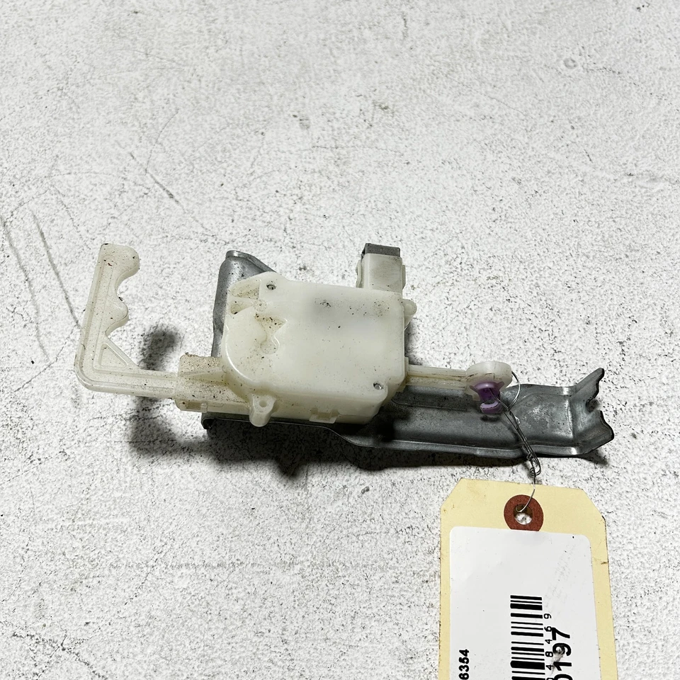 Actuador de bloqueo de puerta con tapa de combustible ACURA MDX 2014-2020 con soporte OEM Foto 3 de 4