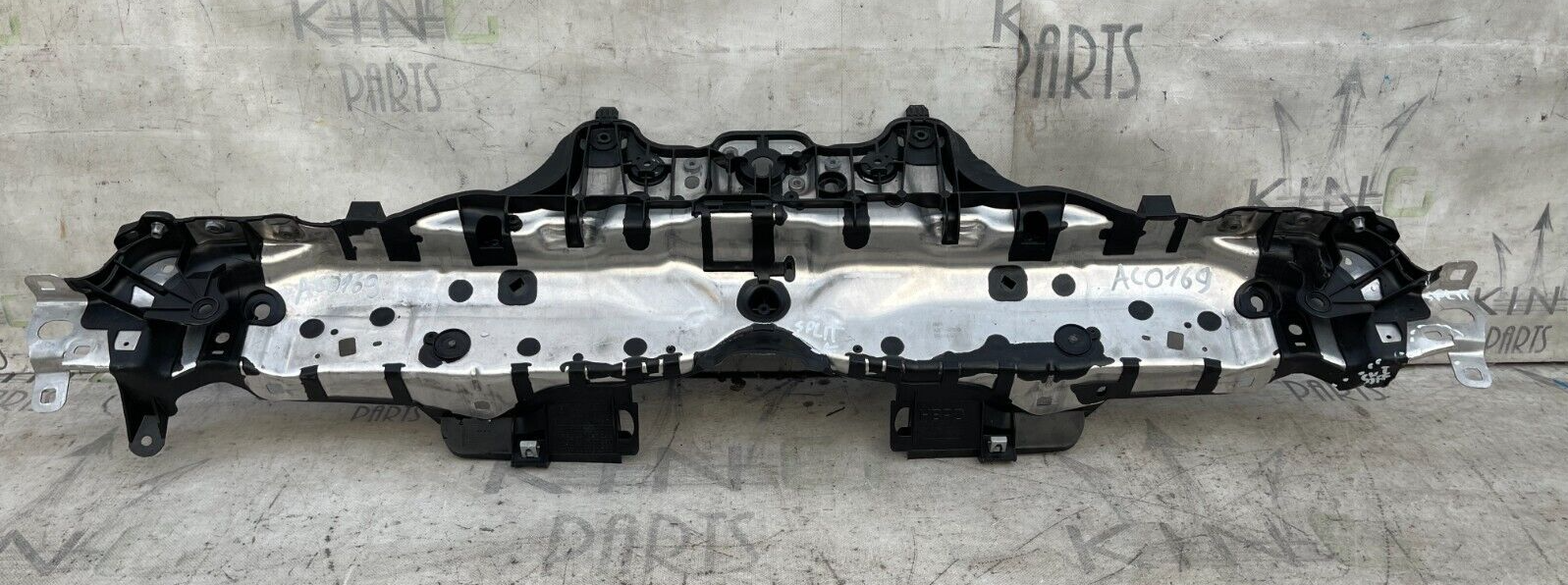 PORSCHE MACAN 2015-2018 UPPER RADIATOR SUPPORT TIE BAR 95B805479G 