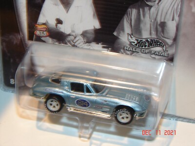 HOT WHEELS HALL OF FAME Legends VIC EDELBROCK '63 CORVETTE in