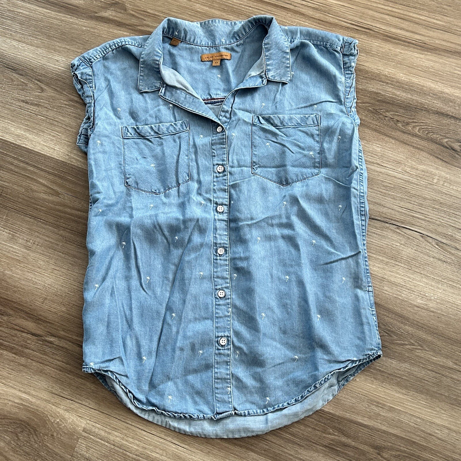 Jachs Girlfriend Blue Chambray Palm Tree Muscle Sleeve Button Up Shirt Women XS