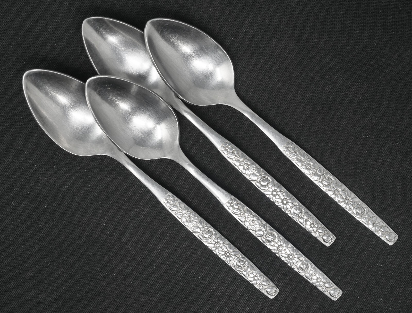 Oneida MALIBU Stainless Teaspoon set of 4. 6 1/8