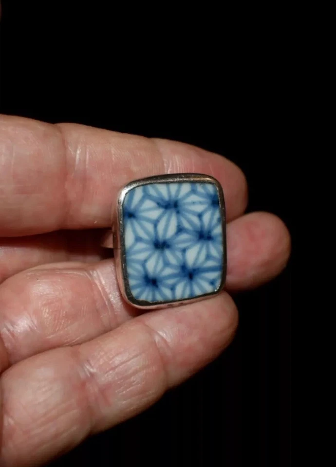 Antiguo anillo de plata de ley fragmento de porcelana azul blanco período Ming Foto 2 de 4