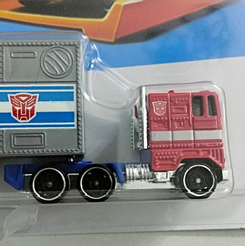 Hot Wheels 2024 Track Fleet Transformers Optimus Prime Truck FREE PROTECTOR - Picture 4 of 7
