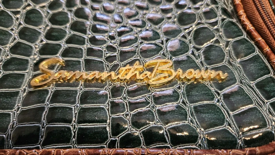 SAMANTHA BROWN Faux CROC  Embossed Green Toiletry Bag Travel Case Organizer  - Image 2 of 4