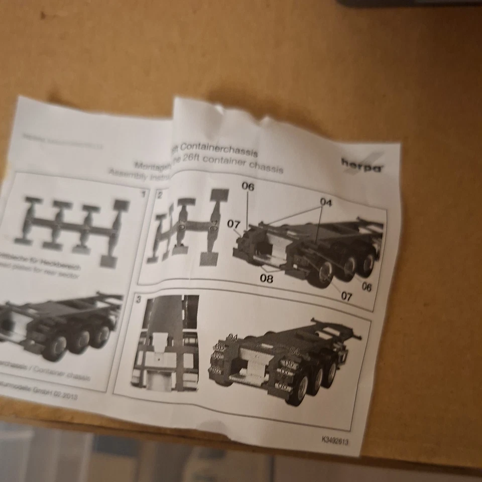 Herpa MAN TGS LX SZ With Tank Load (HOYER) 1.87 Scale (26) - Image 4 of 4