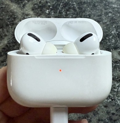 Apple AirPods Pro 1st Gen Earbuds Lighting Cable Authentic - Working PLEASE READ