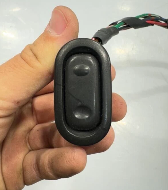 1994-1997 MAZDA MX-6/626 FRONT RIGHT WINDOW SWITCH P/N GA2A-66-370A GENUINE OEM - Image 2 of 4