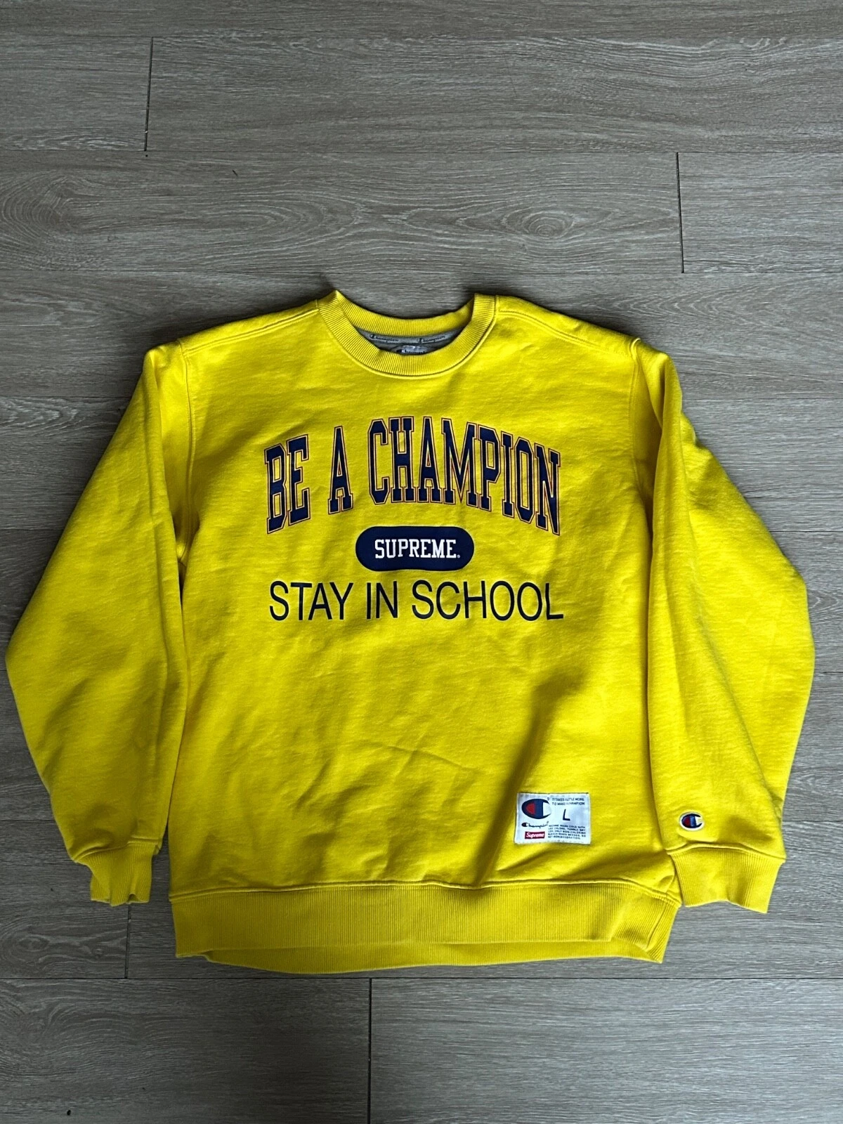 Pull col rond jaune Supreme X Champion Stay In School taille L SS18 