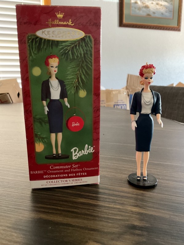 2000 Hallmark Commuter Set and Hat Box  Barbie 7th in Series SDB w/ Price Tab